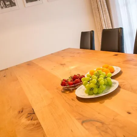 Appartamento Haus Alpenglueck *