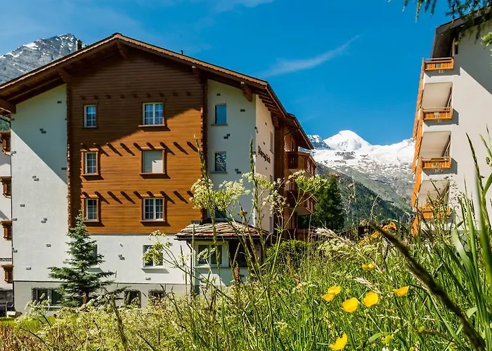Haus Alpenglueck * Saas Fee